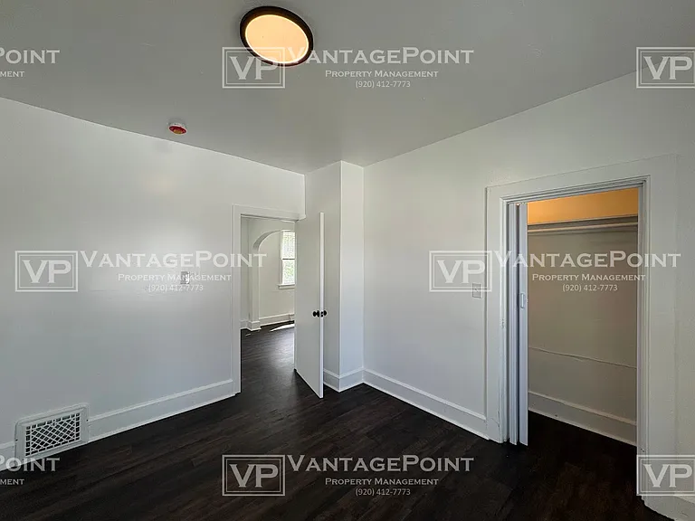 1927 S 10th St — Photo 15