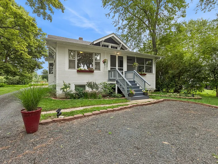 255 Happ Rd — Photo 1