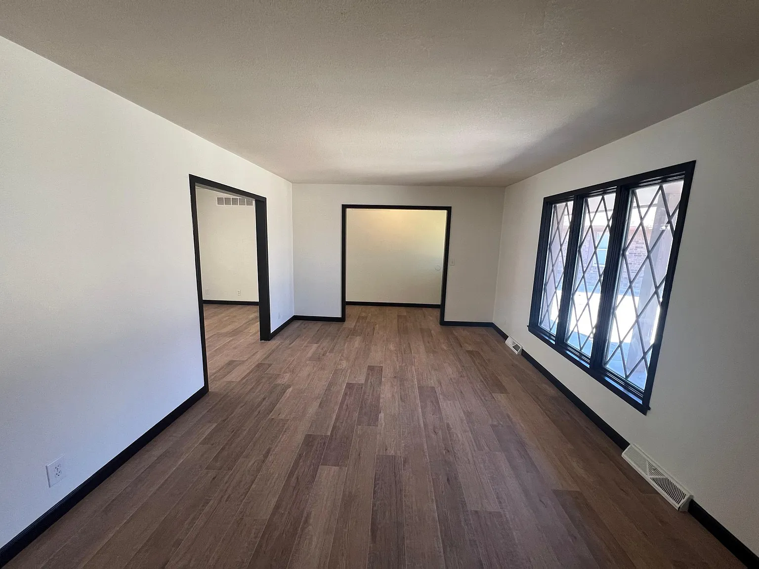 638 N Caddy Ln — Photo 3