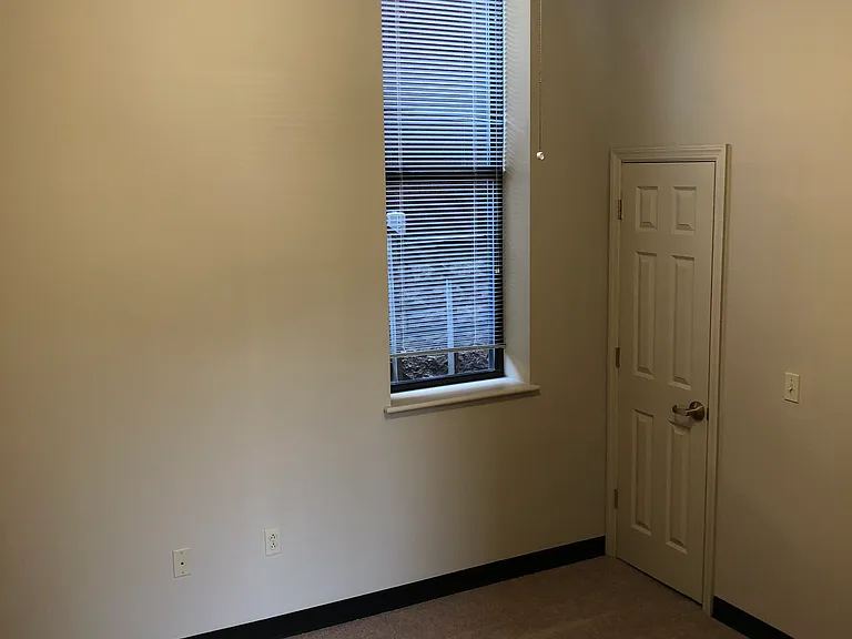 1300 Main St — Photo 7