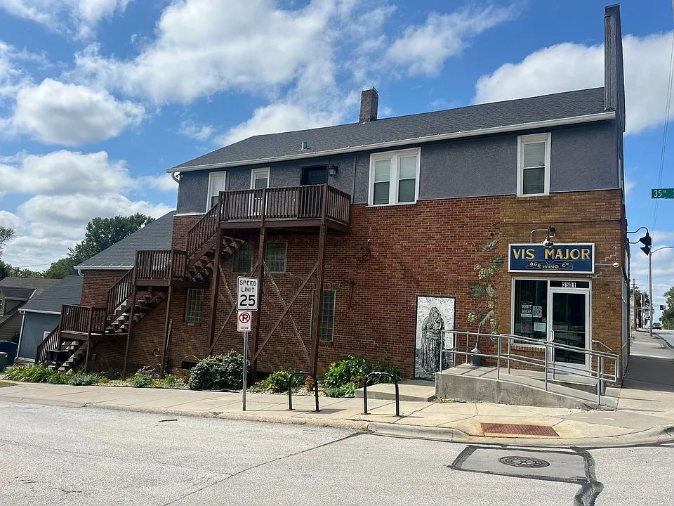 3501 Center St