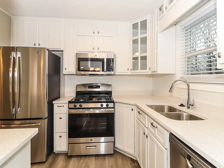140 Birch Rill Dr — Photo 9
