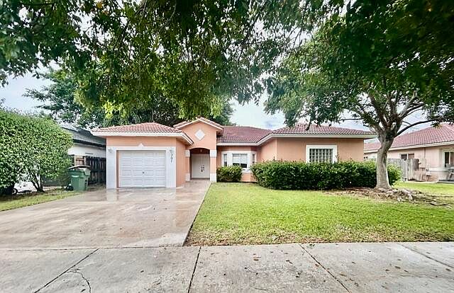 1st image of 707 SE 14TH Avenue