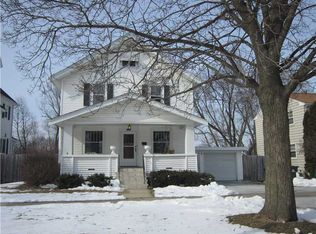 1928 B Ave NE, Cedar Rapids, IA 52402