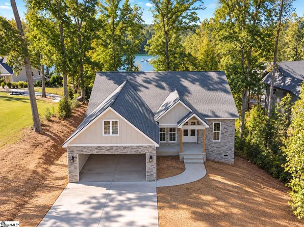 924 Falling Waters Ln, Seneca, SC 29672