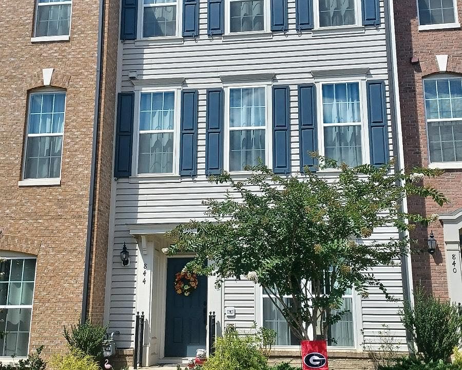 1st image of 844 Basswood Dr