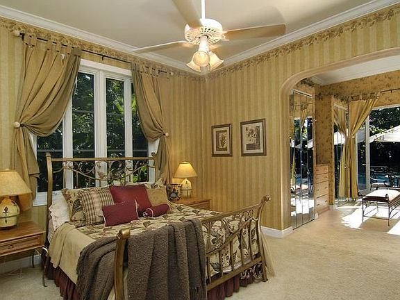 1st Floor Master Bedroom