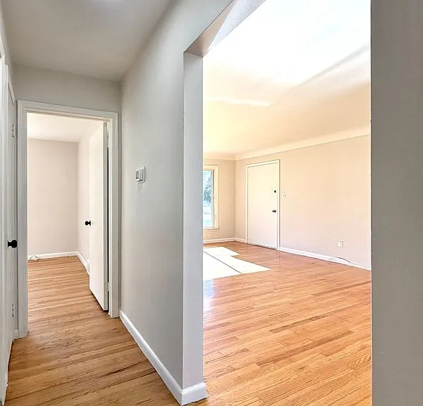 2180 Vernier Rd — Photo 15