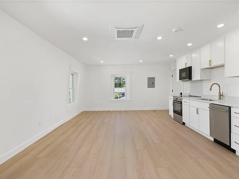 5 Melrose St #5 — Photo 7