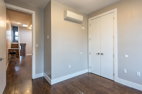 Rented by Nooklyn NYC LLC | media 68