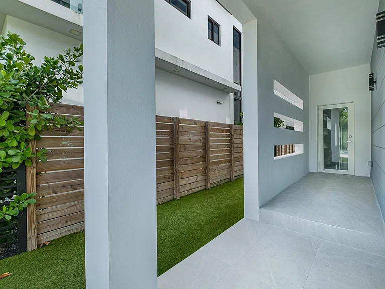 3142 Carter St — Photo 26