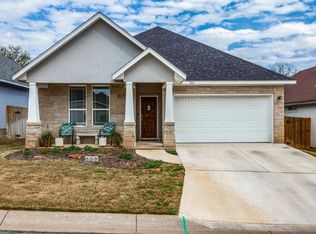212 Winston Dr, Fredericksburg, TX 78624