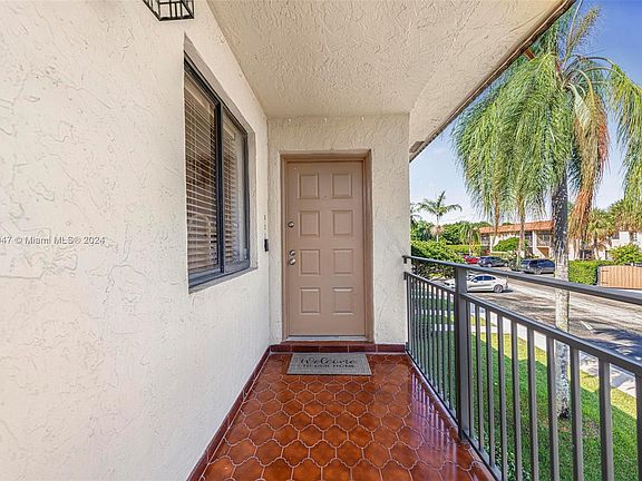 5th image of 398 Lakeview Dr APT 201