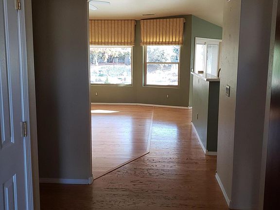 3rd image of 1255 Morning Glory Ln
