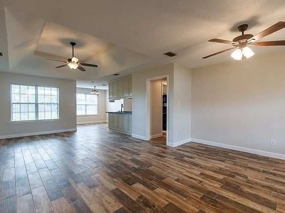 2nd image of 5822 Barkley Ln