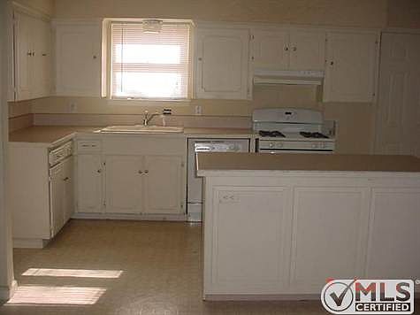 3rd image of 9040 Fostoria Dr