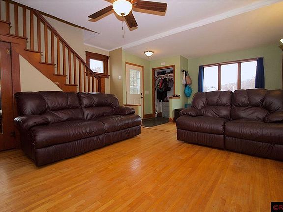 4th image of 419 Paquin St E