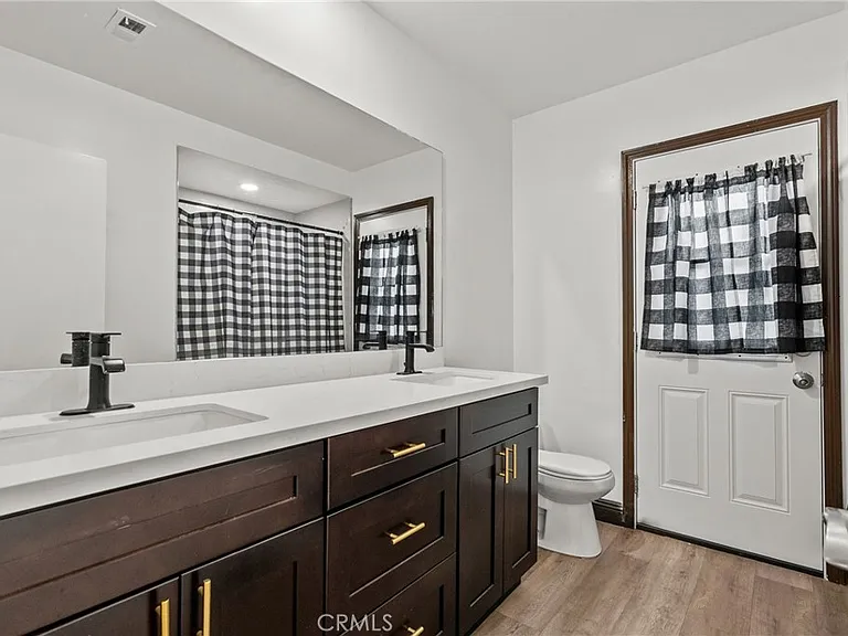 9724 Bothwell Rd — Photo 23