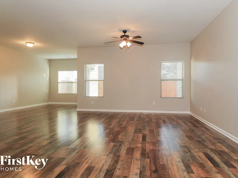 109 Caledonian Cir — Photo 3