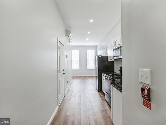 2nd image of 1211 W Cambria St #1