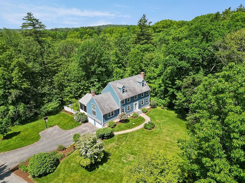 1st image of 8 Caitlin Ln