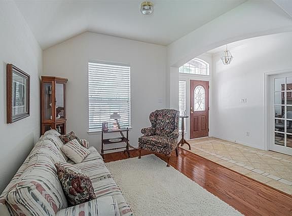 4th image of 1426 Glendover Dr