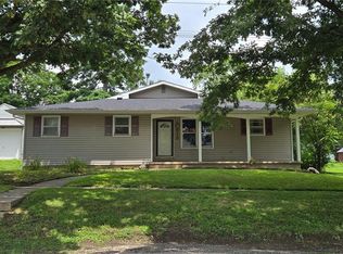 515 W Washington Ave, Greenville, IL 62246