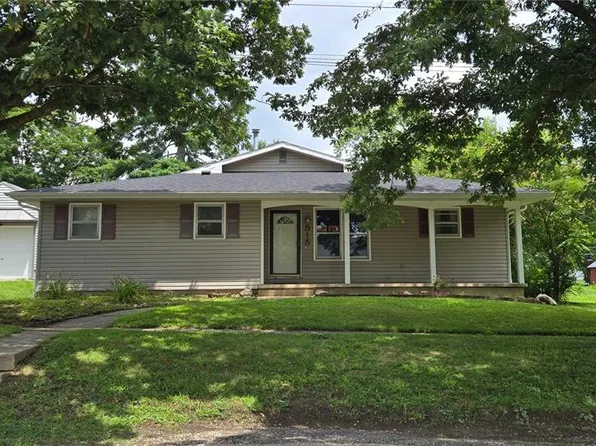 515 W Washington Ave, Greenville, IL 62246