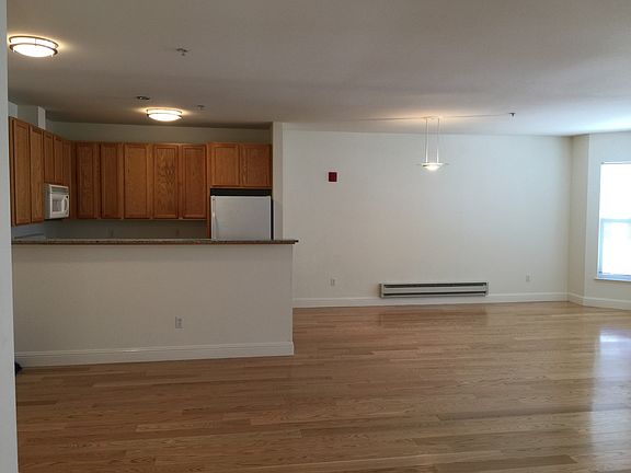2nd image of 118 Wood St APT 306