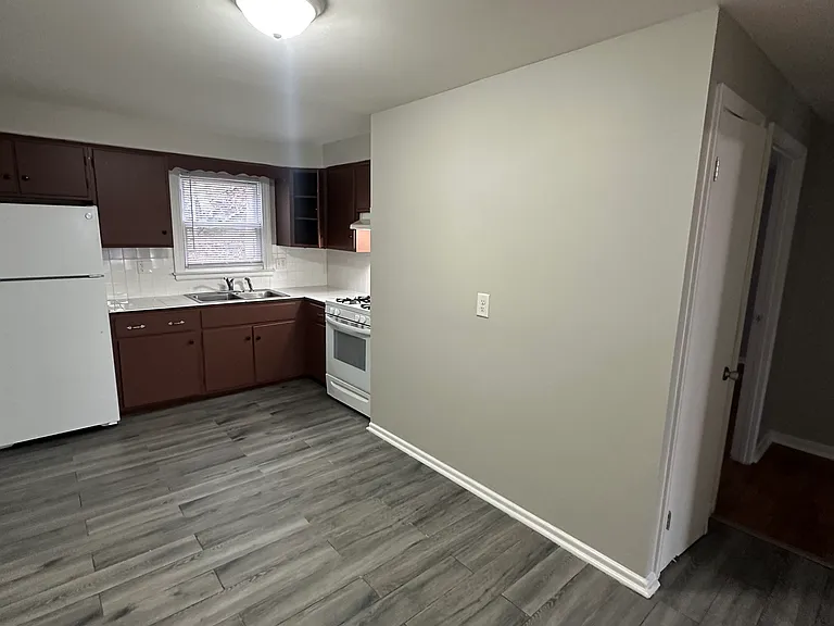 641 Newhall St #1R — Photo 3