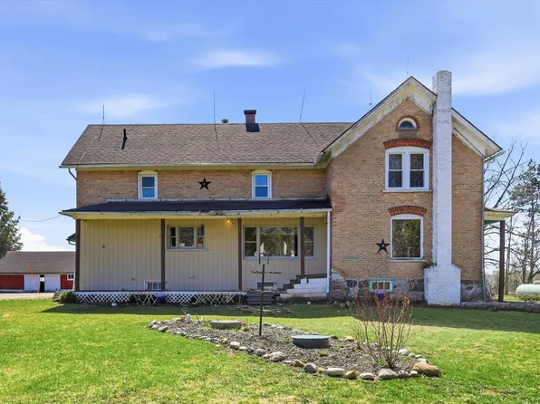 N8424 Nollenberg Rd, Manawa, WI 54949