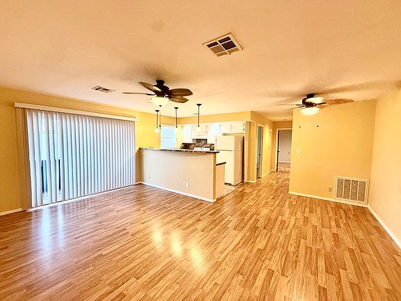 5th image of 412 N Oakwood Rd