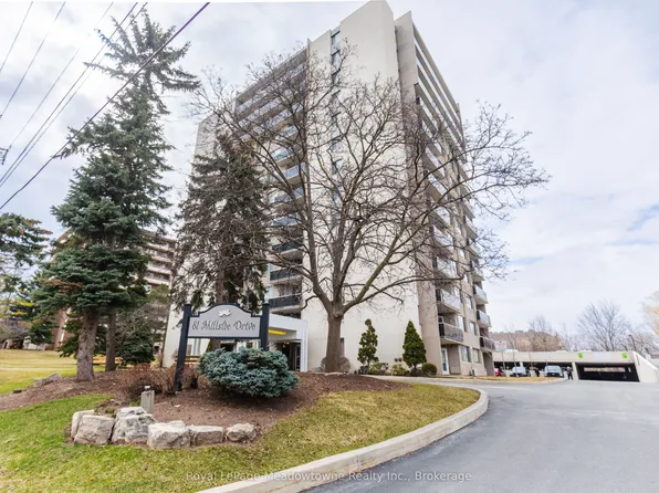 81 Millside Dr #605, Milton, ON L9T 3X4