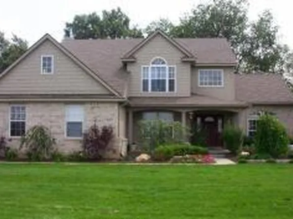 2384 Hay Creek Dr, Pinckney, MI 48169