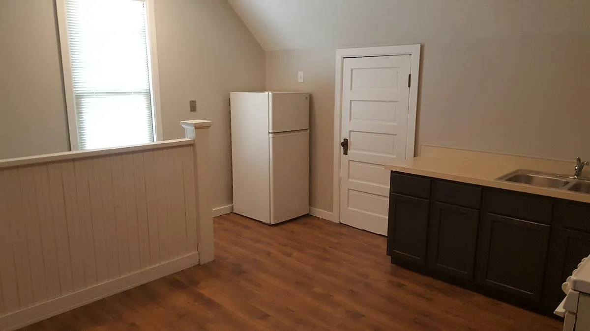 1 bed, 850 sqft, $950 — Photo 3