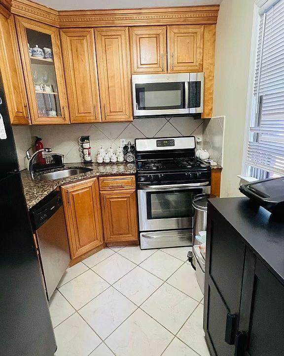 1st image of 428 Plateau Ave #P-9