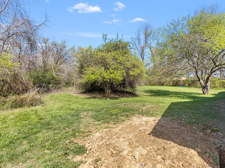 2049 Kappel Dr — Photo 11