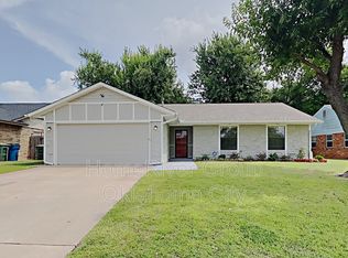 200 N Rockypoint Dr, Edmond, OK 73003
