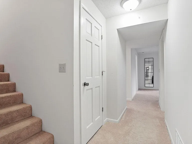 2804 Melody Ln — Photo 12