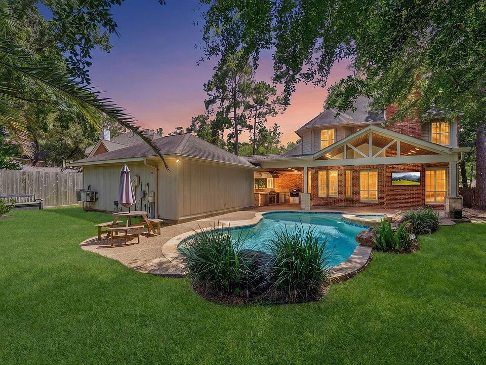 1st image of 26 Shady Pond Pl