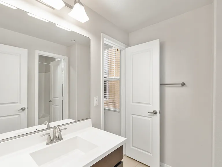Costa Pointe Luxury 3-4 Bedroom Townhomes — Photo 12