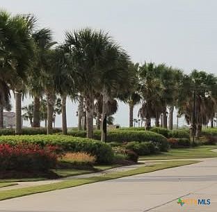 2nd image of 144 E Burgundy Bay