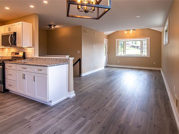 5th image of 127 Dunbar Dr