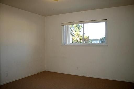 5th image of 2230 Shamrock Dr APT 4