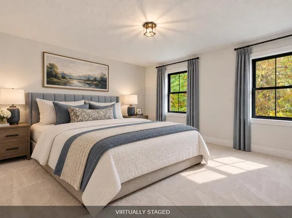 16 E Applewood Dr, Charlton, MA 01507