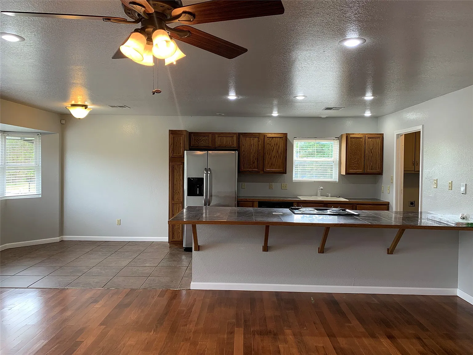 3 bed, 2.0 bath, 1438 sqft, $1,595 — Photo 4