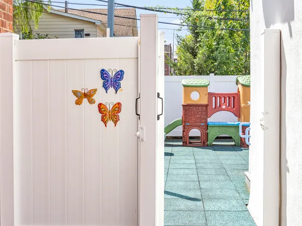 726 Manor Court image 21 of 29