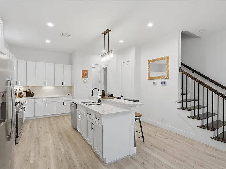 6833 Paris St — Photo 8