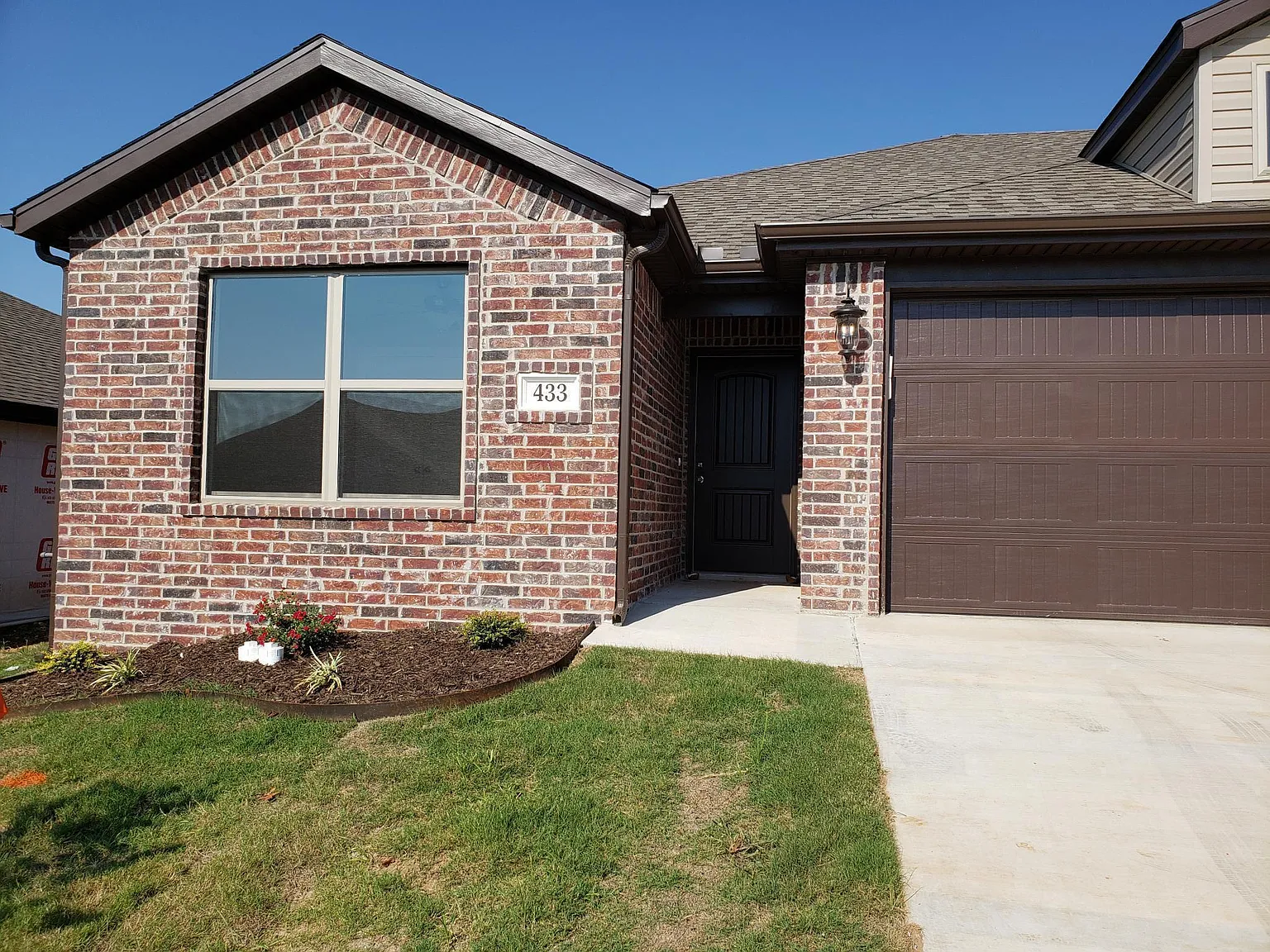 433 Red Robin St — Photo 2