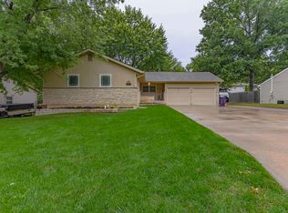 1321 Givens Rd, Manhattan, KS 66503